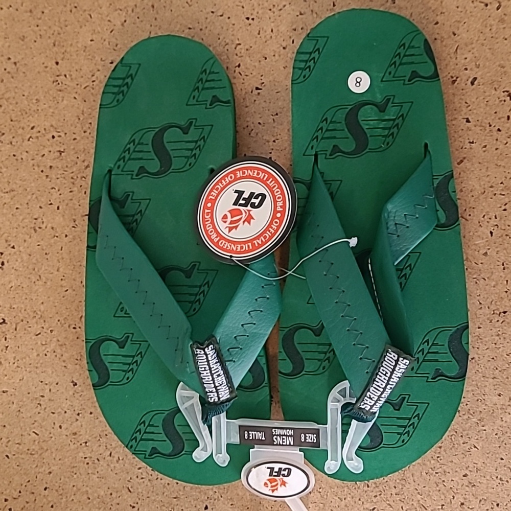 Official CFL Saskatchewan Roughriders Sandals Men's 8 NWT